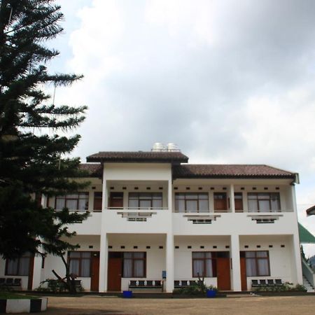 Narima Resort Hotel Lembang Exterior foto
